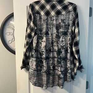 Tolani oversized 100% viscose shirt/ tunic with pockets size M